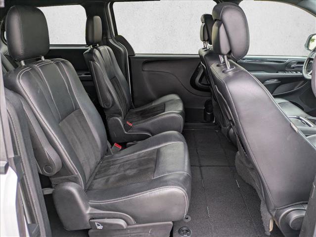 Used 2016 Dodge Grand Caravan SXT image 22