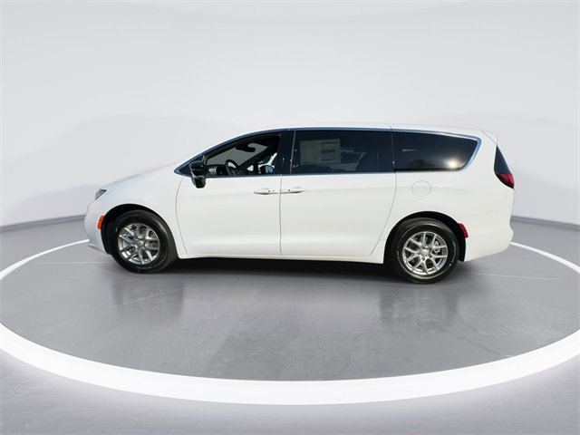 New 2026 Chrysler Pacifica Select image 5
