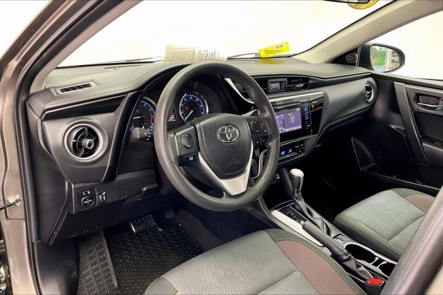Used 2017 Toyota Corolla LE image 11