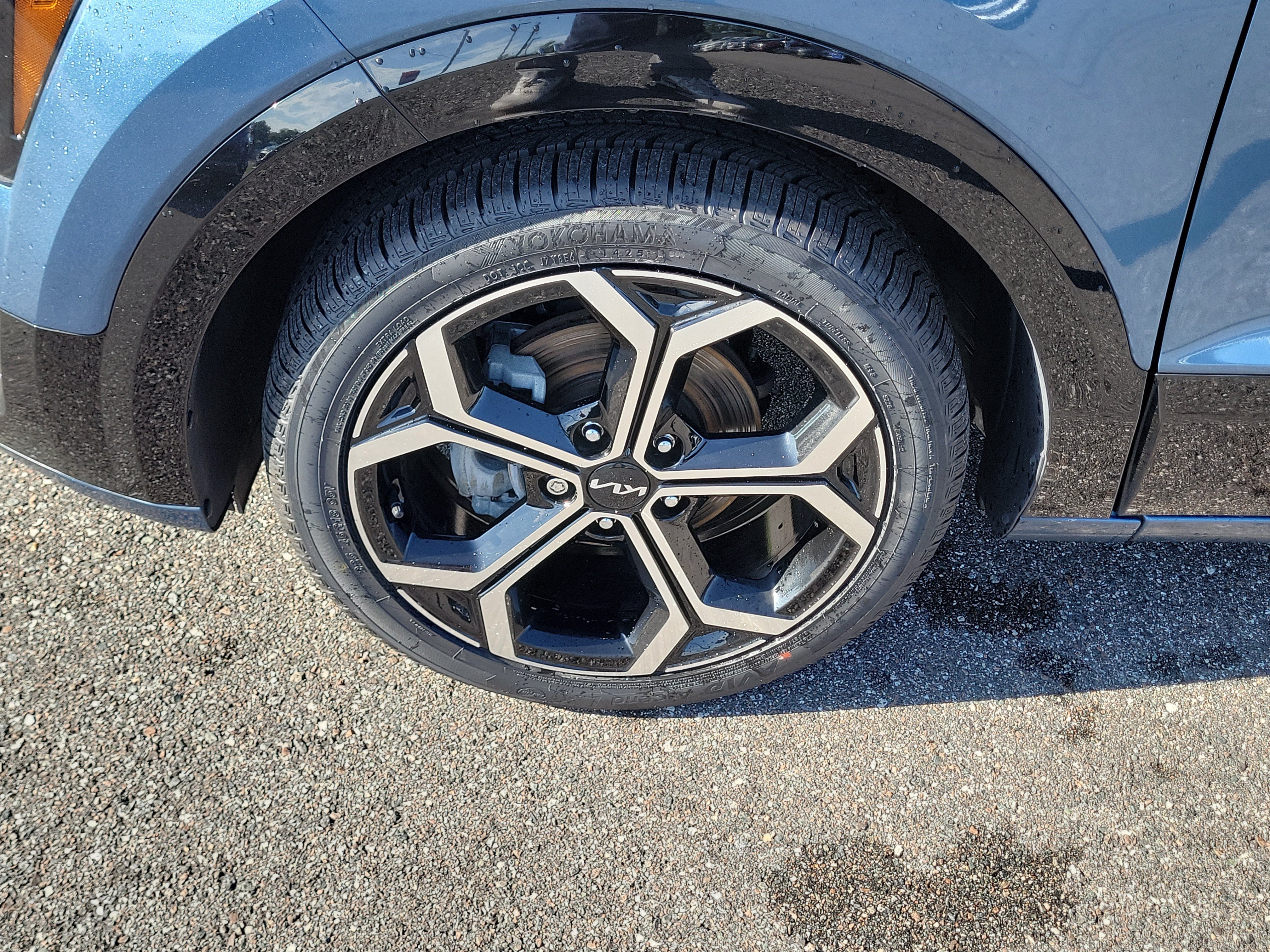 Certified 2023 Kia Niro EX Touring FWD image 37
