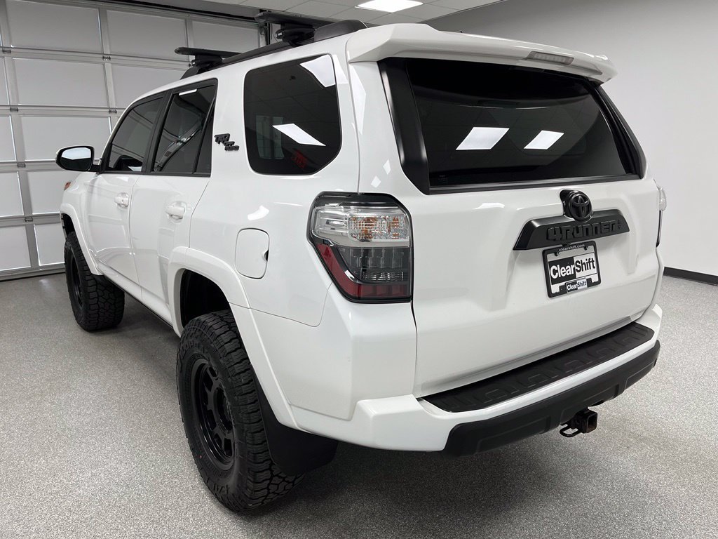 Used 2022 Toyota 4Runner TRD Off-Road Premium AWD/4WD image 8