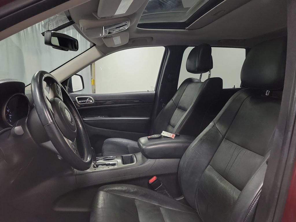 Used 2012 Jeep Grand Cherokee Laredo AWD/4WD image 16