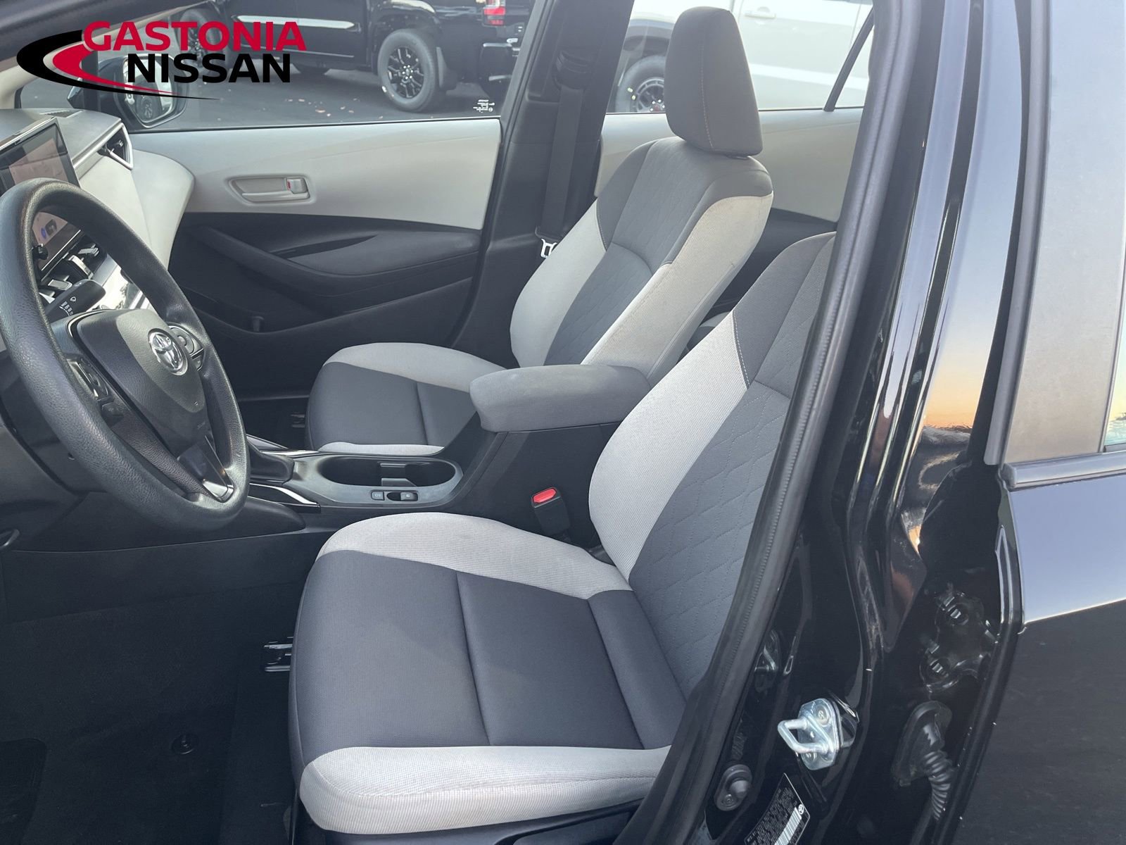 Used 2024 Toyota Corolla LE image 23