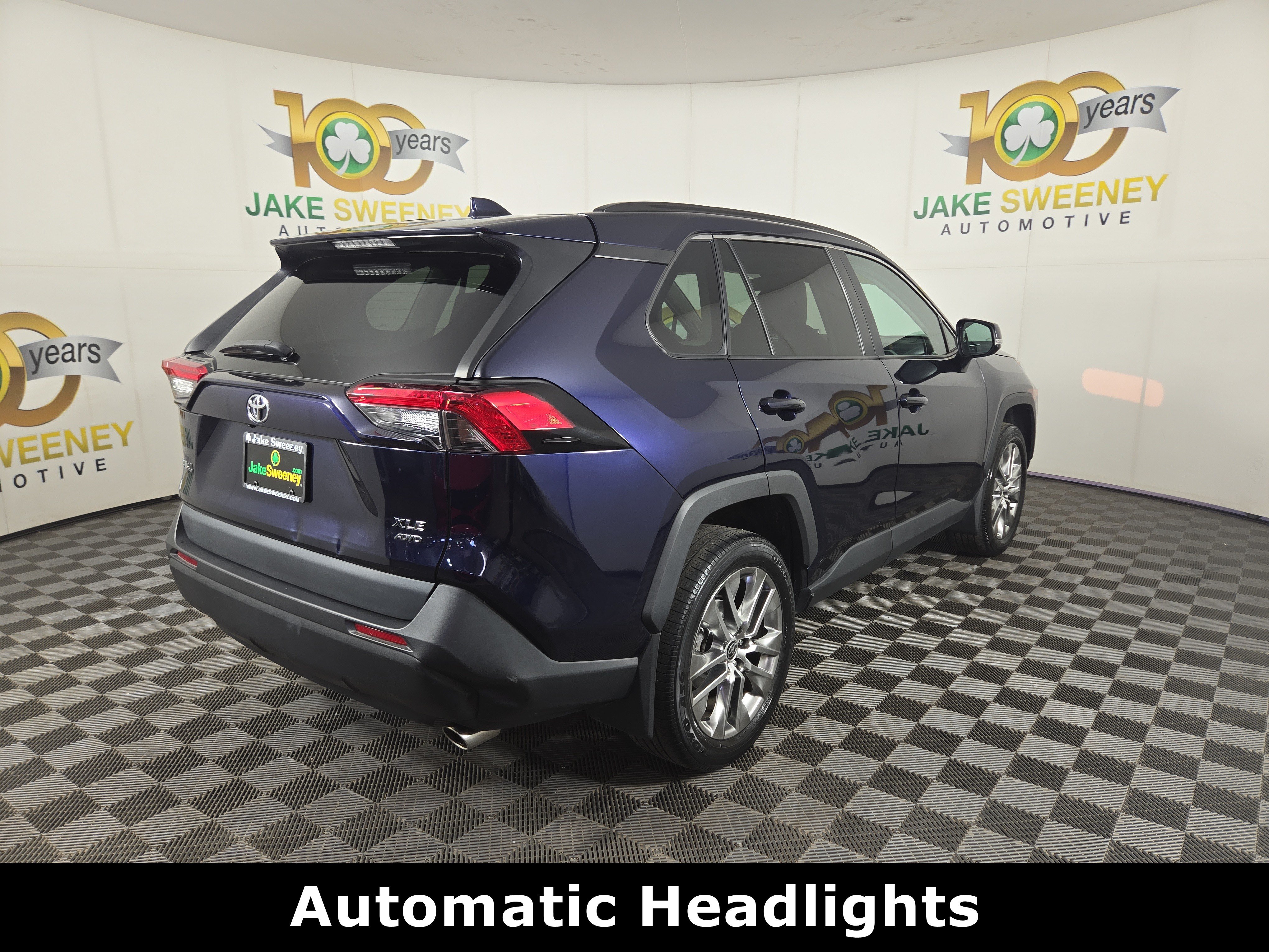 Used 2021 Toyota RAV4 XLE Premium AWD/4WD image 9