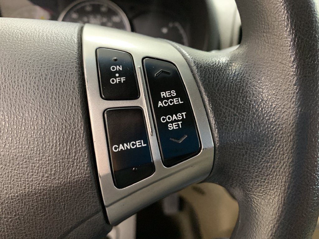 Used 2010 Hyundai Elantra GLS FWD image 21