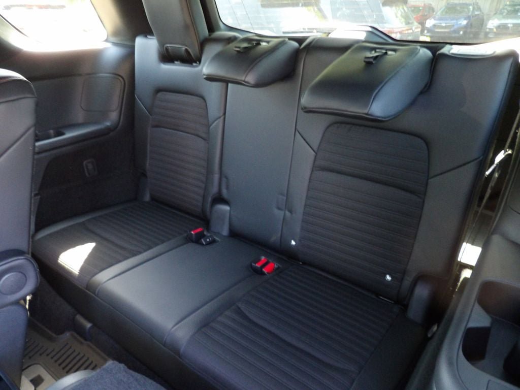 Used 2026 Nissan Pathfinder Rock Creek w/ Rock Creek Premium Package AWD/4WD image 26