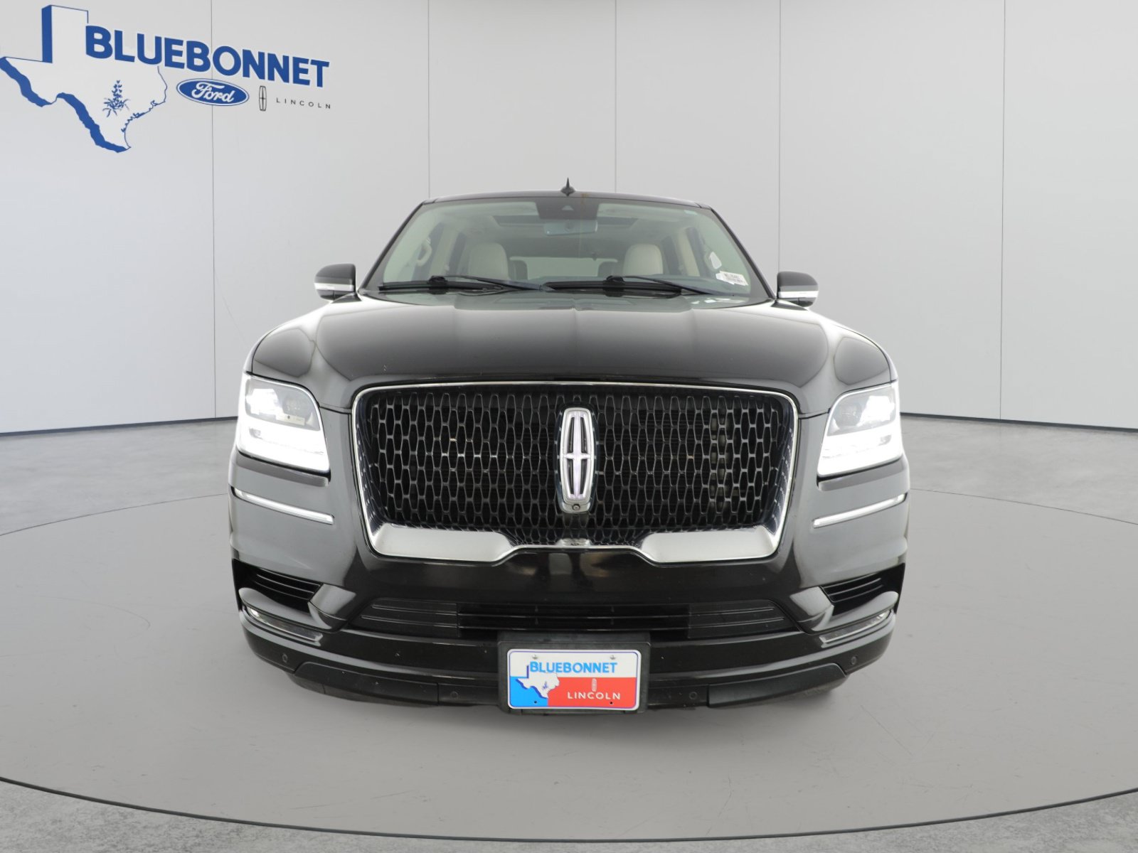 Used 2021 Lincoln Navigator Reserve AWD/4WD image 2