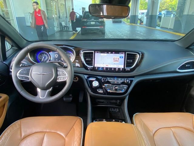 Used 2023 Chrysler Pacifica Pinnacle image 18