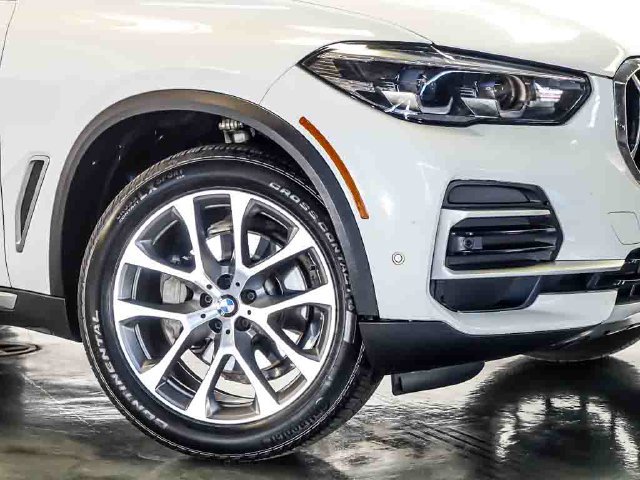 Used 2023 BMW X5 xDrive40i w/ Premium Package AWD/4WD image 19