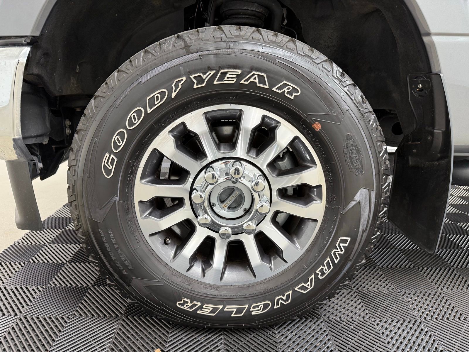 Used 2022 Ford F250 Lariat w/ Lariat Value Package image 32