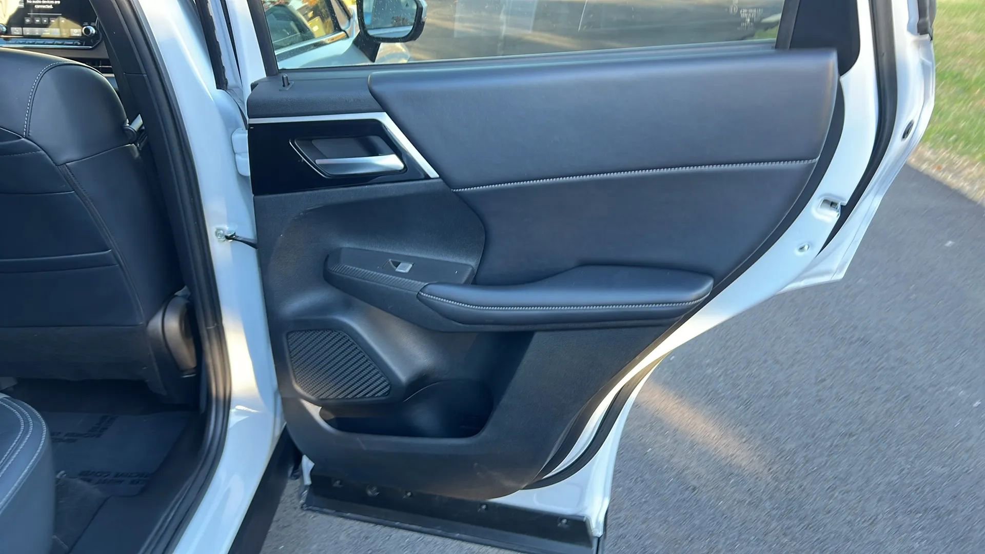 Used 2024 Mitsubishi Outlander Ralliart image 19