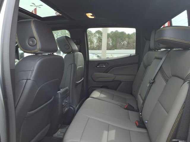 Used 2025 Chevrolet Colorado ZR2 w/ Technology Package image 6