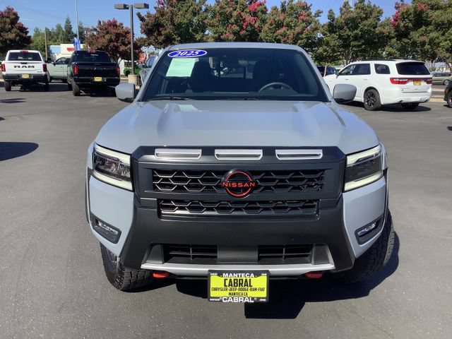Used 2025 Nissan Frontier PRO-4X AWD/4WD image 4