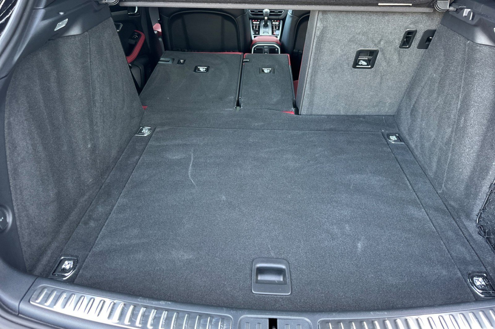 Used 2025 Porsche Macan image 15