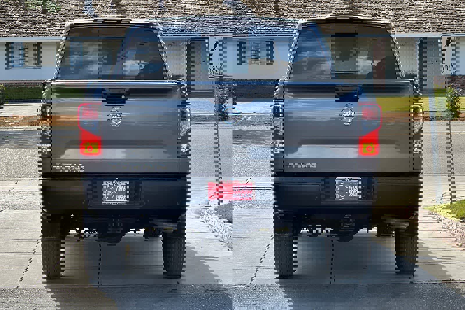 Used 2021 Nissan Titan S w/ S Utility Package image 8