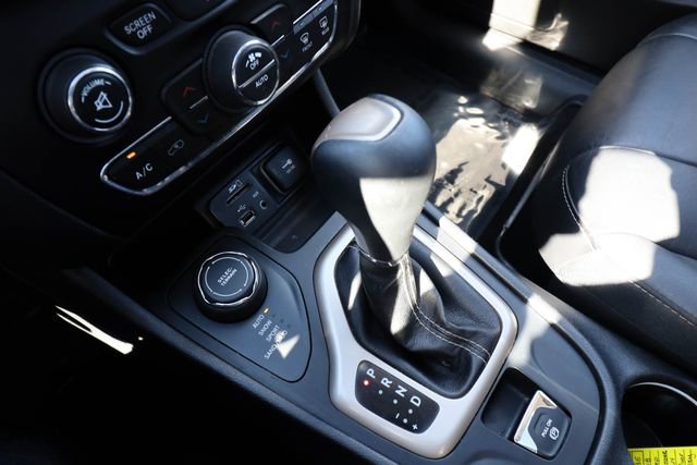 Used 2018 Jeep Cherokee Limited AWD/4WD image 60