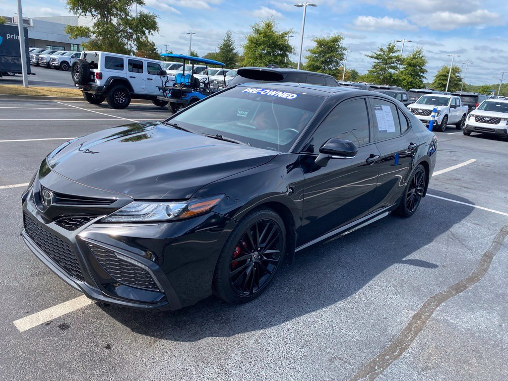 Used 2023 Toyota Camry XSE FWD image 3