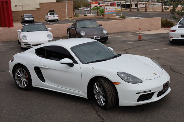Used 2018 Porsche 718 Cayman RWD image 11