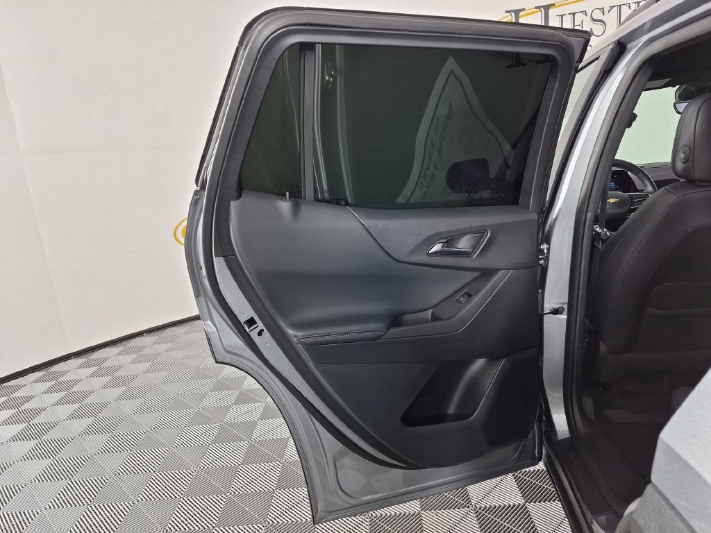 Used 2025 Chevrolet Equinox LT w/ Convenience Package II FWD image 30