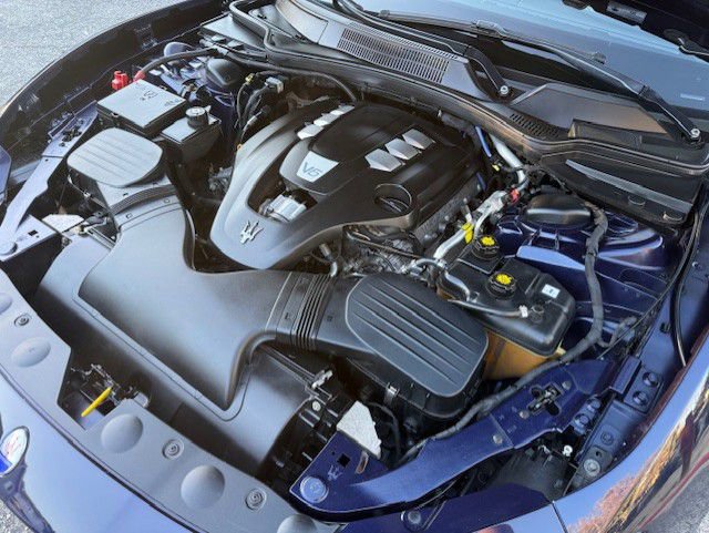 Used 2015 Maserati Ghibli RWD image 28