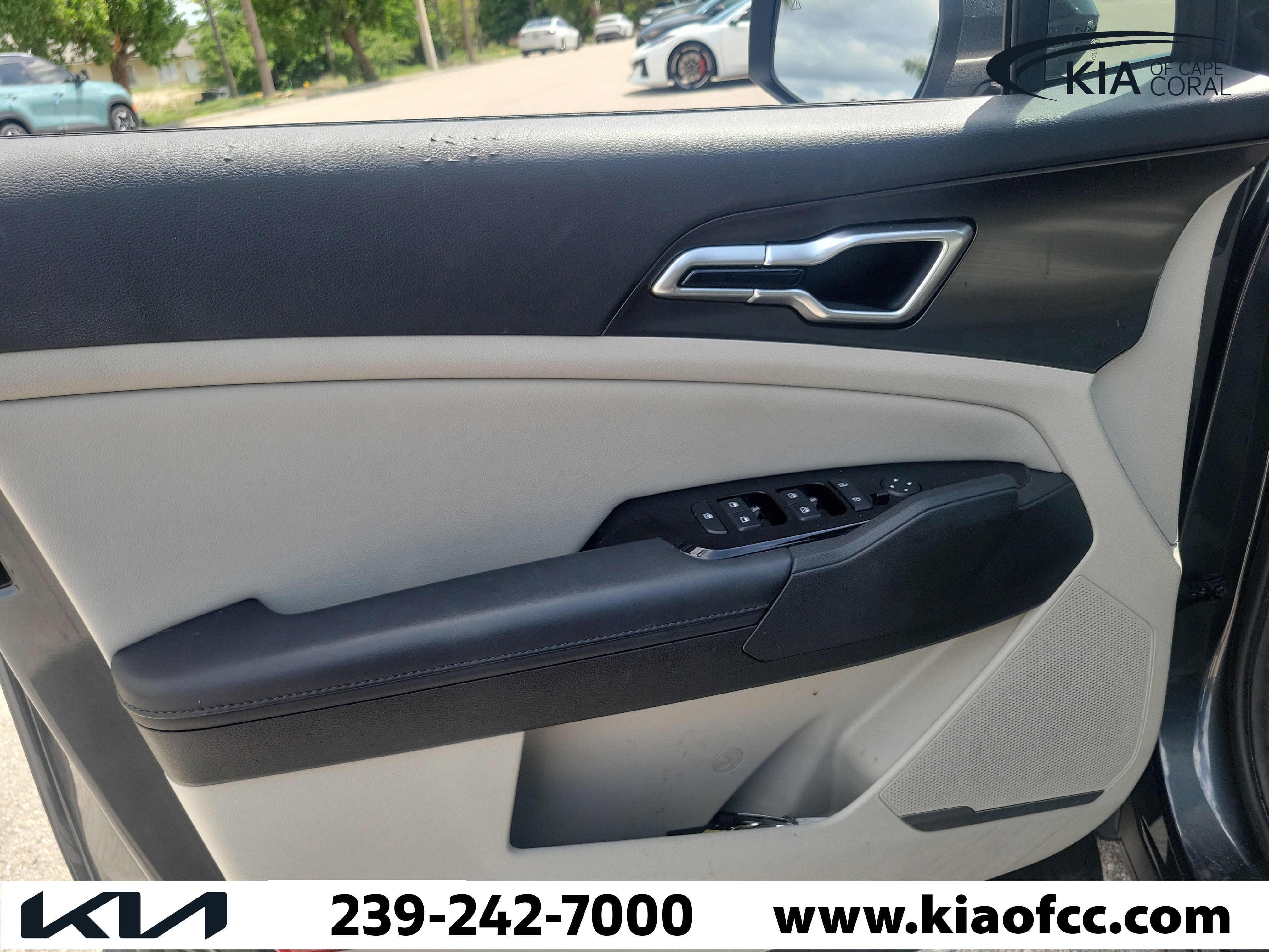 Used 2023 Kia Sportage EX FWD image 23