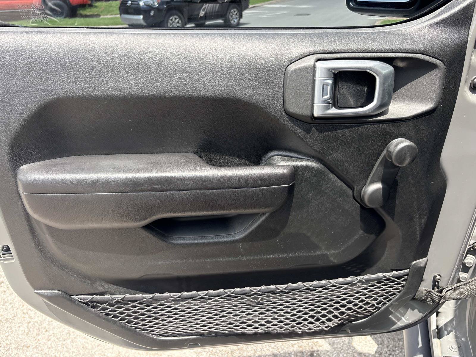 Used 2018 Jeep Wrangler Unlimited Sport AWD/4WD image 13