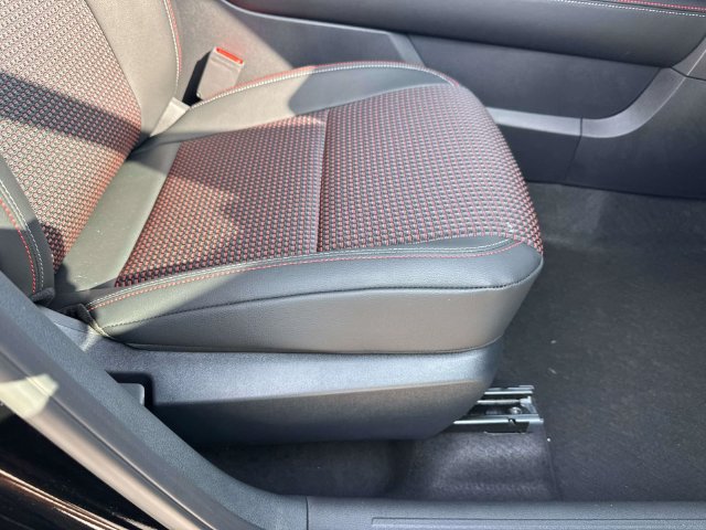 New 2027 Nissan Kicks SR FWD image 14