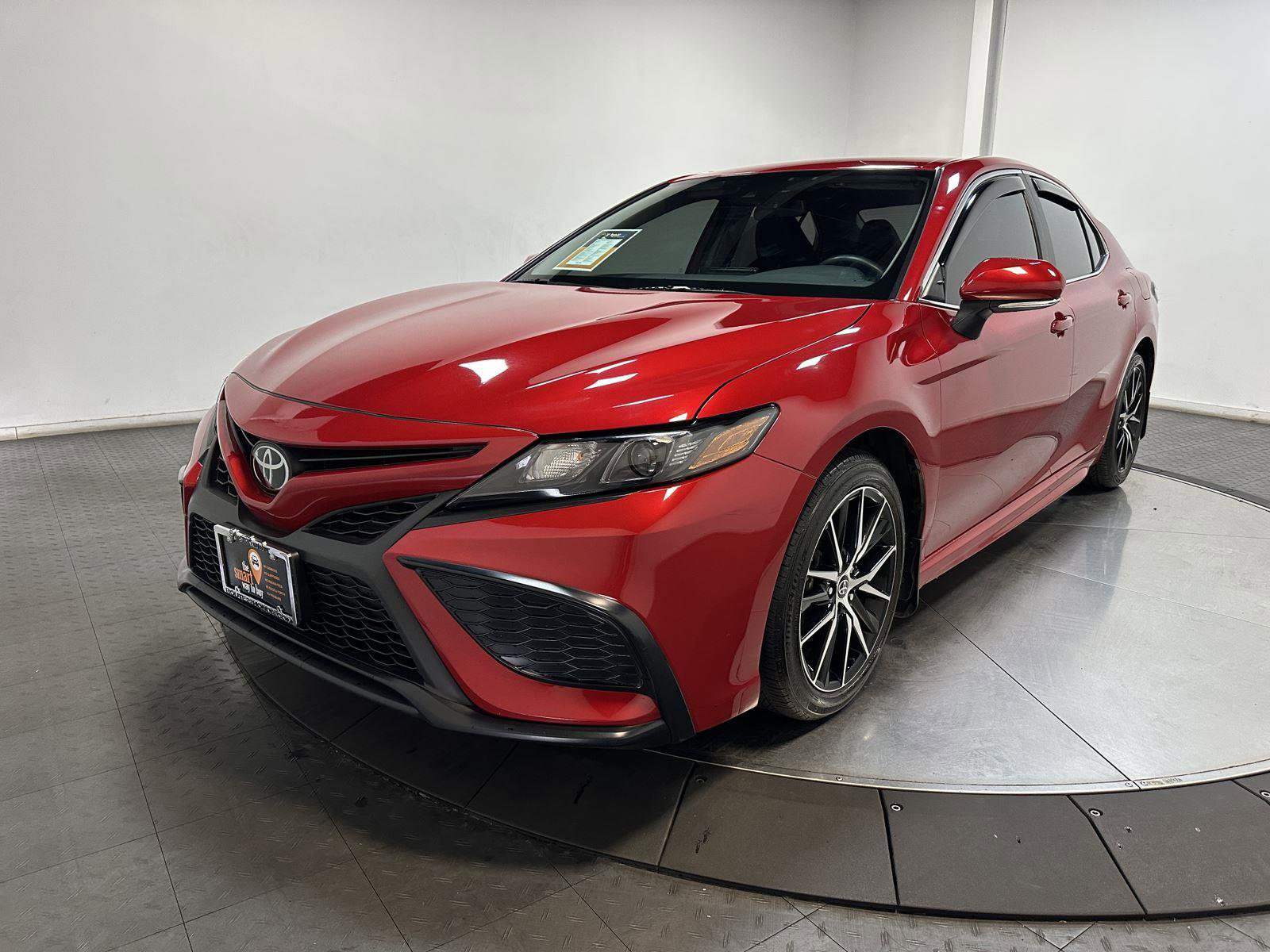Used 2024 Toyota Camry SE FWD image 6