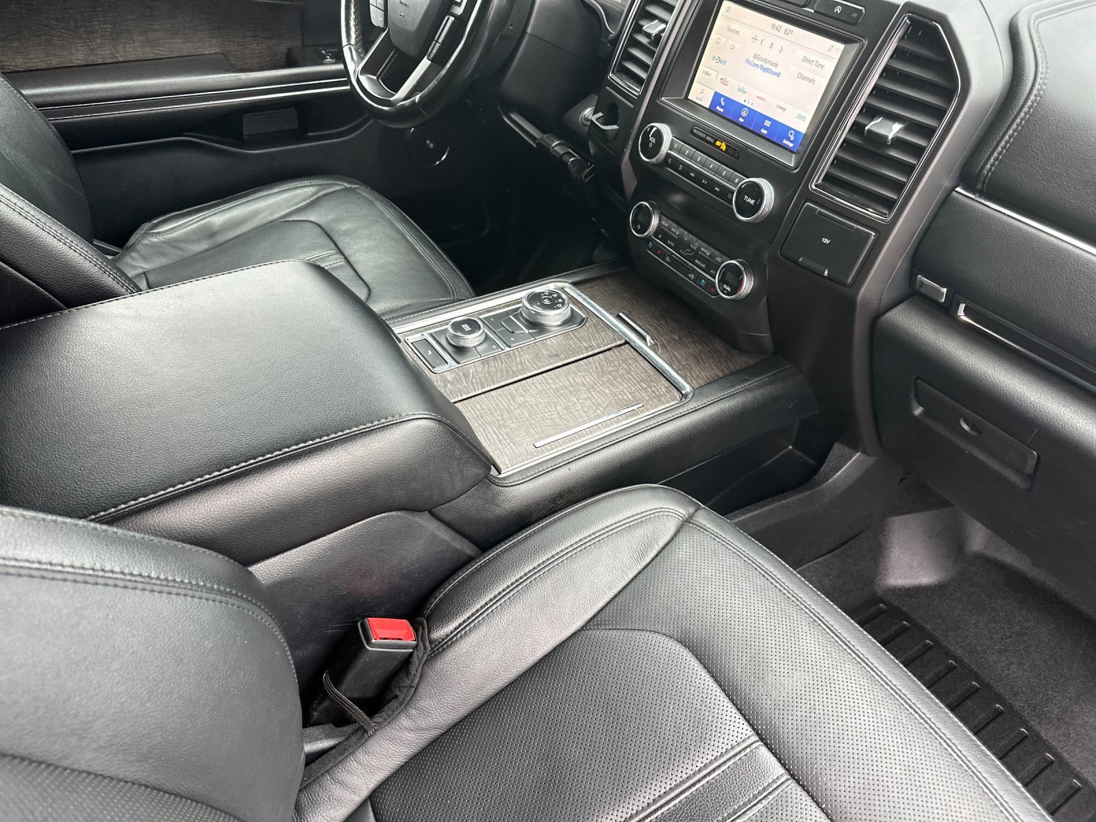 Used 2020 Ford Expedition Limited image 17