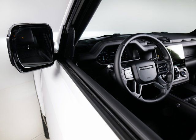 New 2026 Land Rover Defender 110 X-Dynamic SE image 23