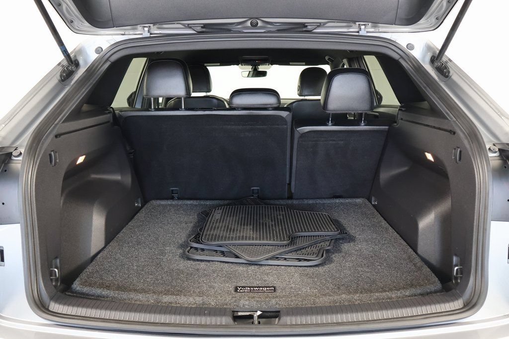 Used 2022 Volkswagen Atlas Cross Sport SE FWD image 14