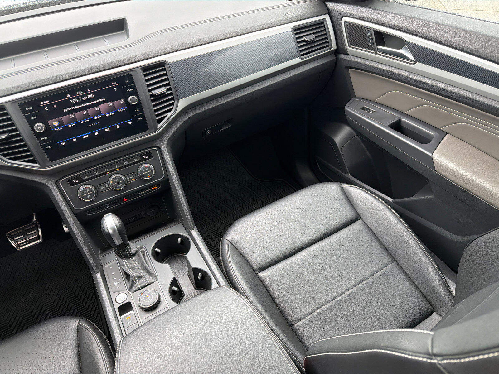 Used 2021 Volkswagen Atlas SE w/ Panoramic Sunroof Package AWD/4WD image 23