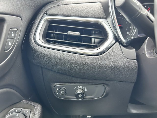 Used 2024 Chevrolet Equinox LT image 18