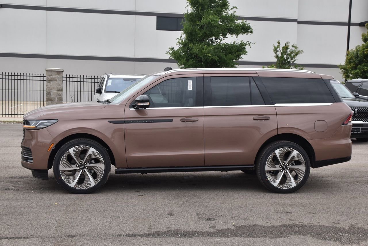 New 2026 Lincoln Navigator Black Label AWD/4WD image 11