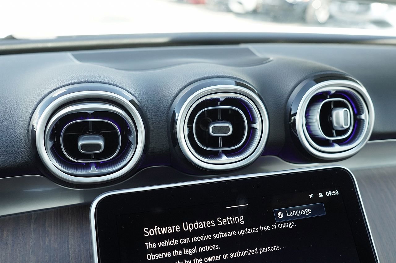 New 2025 Mercedes-Benz C 300 Sedan image 24