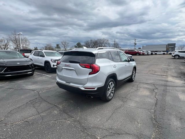 Used 2018 GMC Terrain SLT w/ Preferred Package FWD image 3
