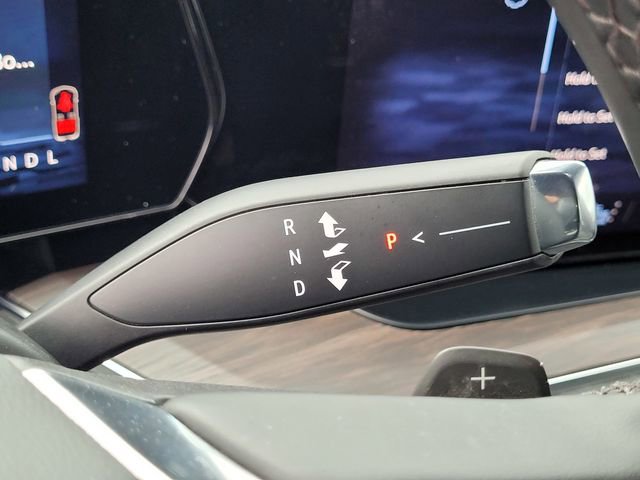 Used 2025 Chevrolet Suburban Z71 image 23