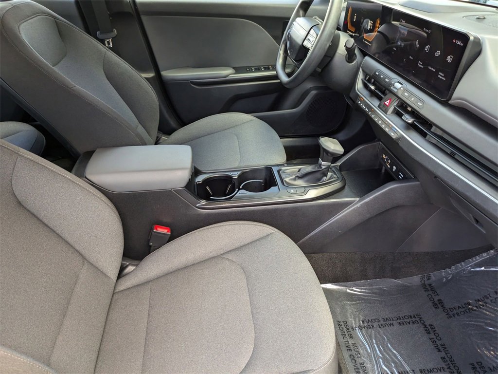 Used 2025 Kia K4 LXS image 30