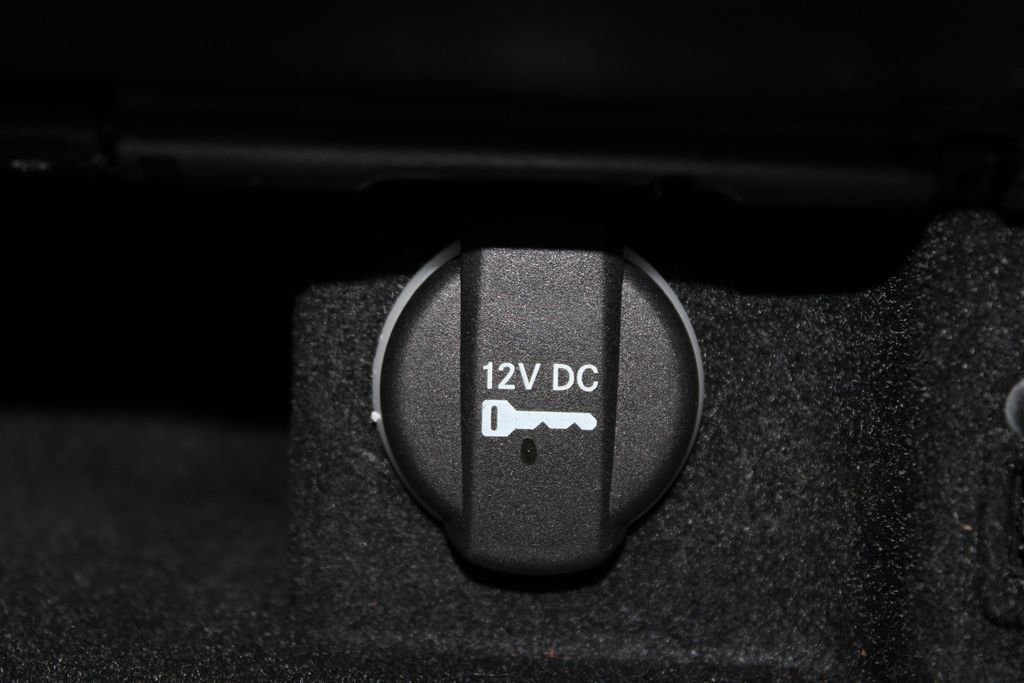 Used 2023 Chrysler 300 Touring AWD/4WD image 40