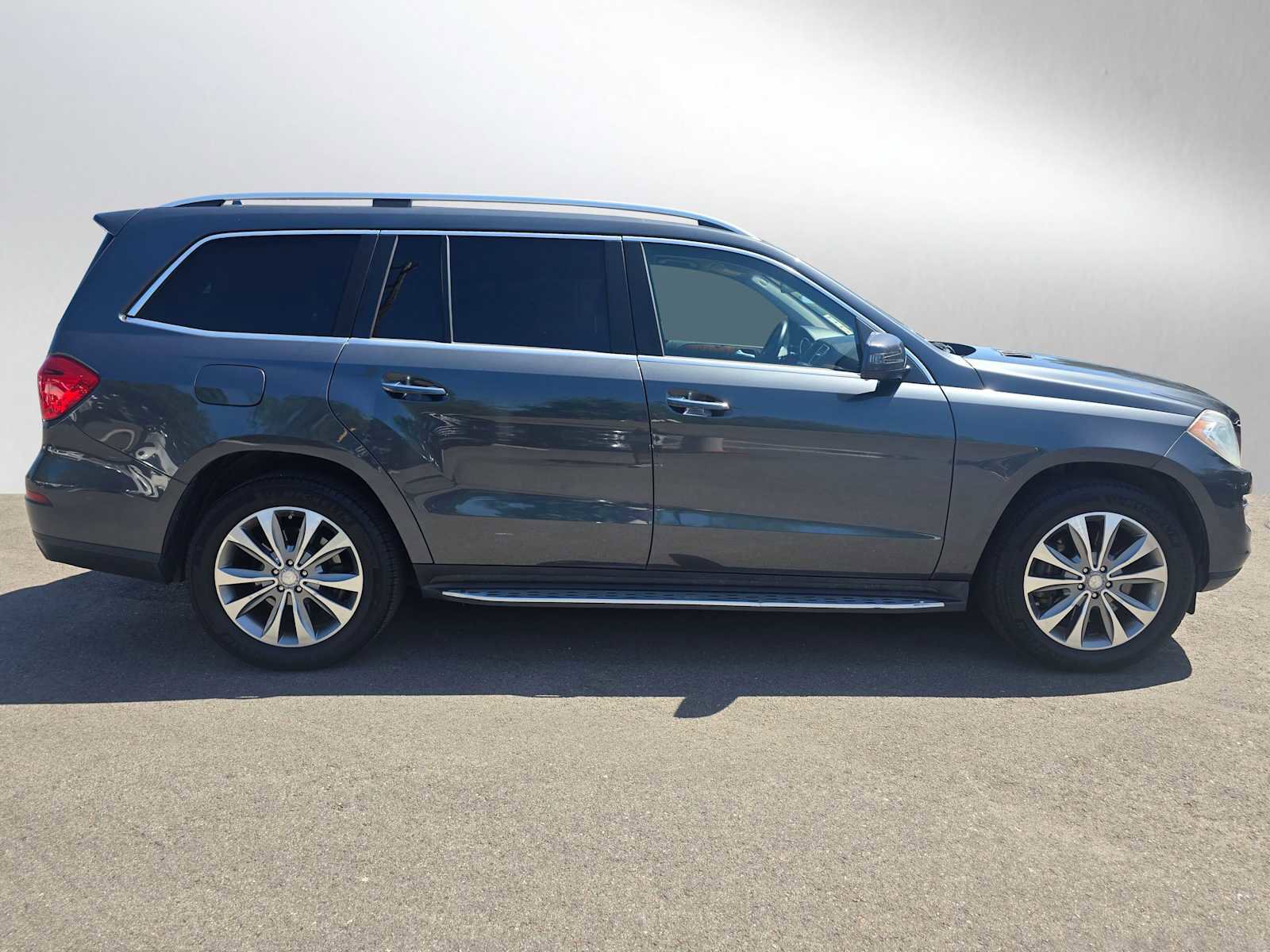 Used 2013 Mercedes-Benz GL 450 4MATIC image 2