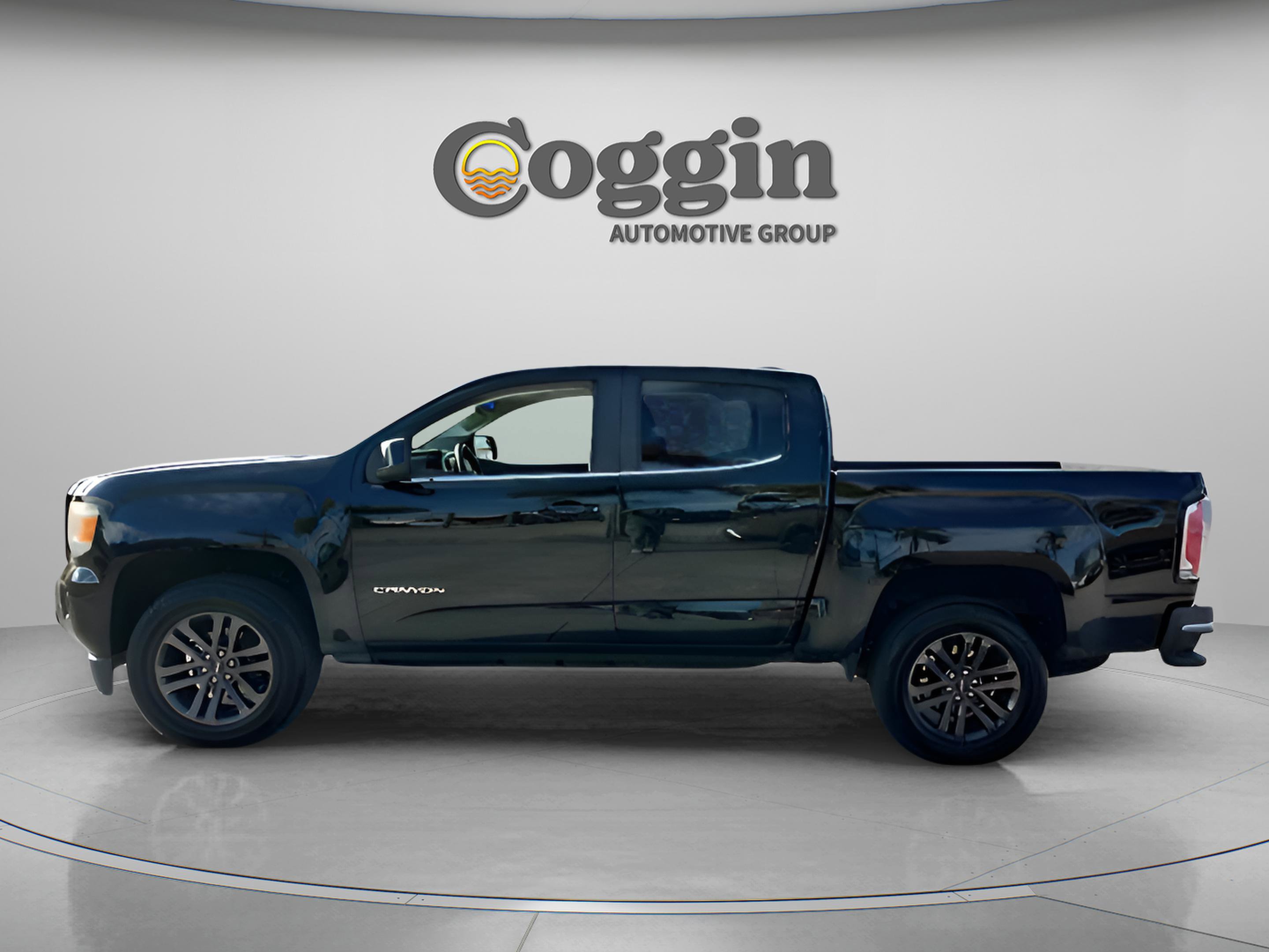 Used 2017 GMC Canyon SLE w/ Nightfall Edition image 3