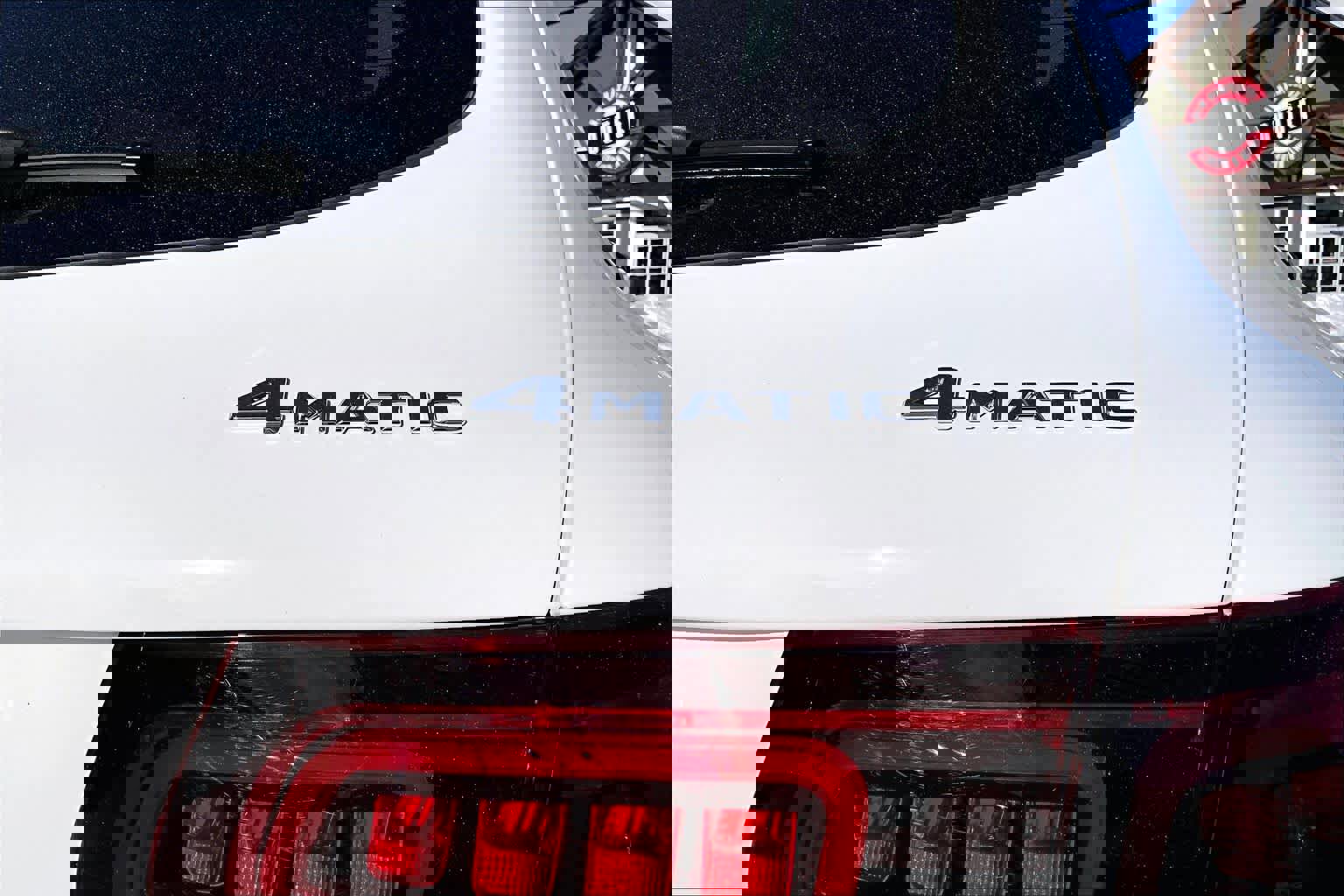 Used 2022 Mercedes-Benz GLC 300 4MATIC image 10