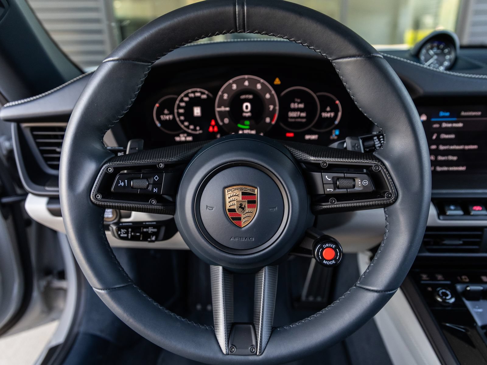 Certified 2025 Porsche 911 Targa 4 GTS AWD/4WD image 38