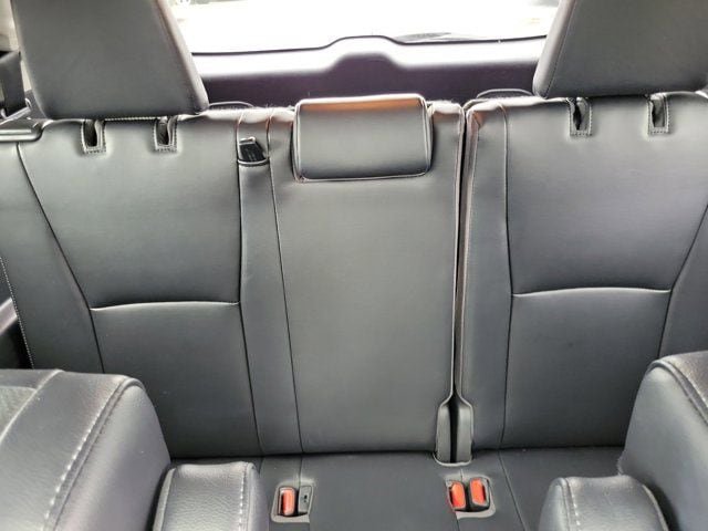 Used 2022 Toyota Highlander Platinum AWD/4WD image 12
