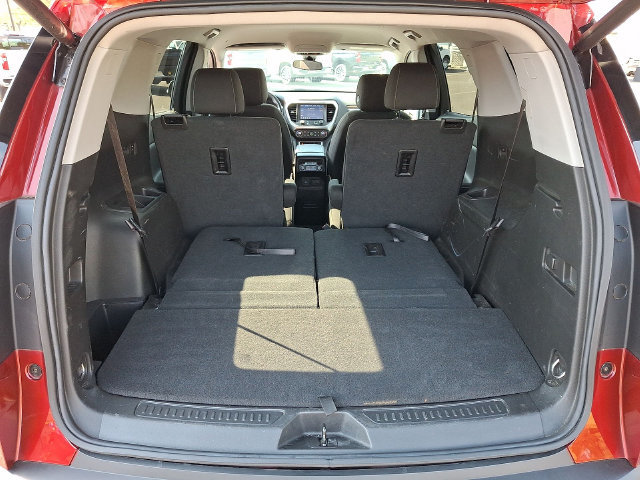 Used 2023 GMC Acadia SLE w/ Driver Convenience Package FWD image 30
