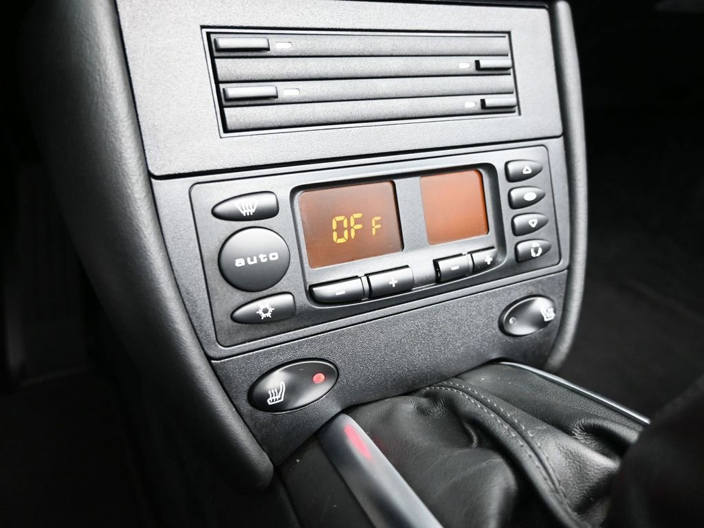 Used 2004 Porsche 911 Turbo image 19