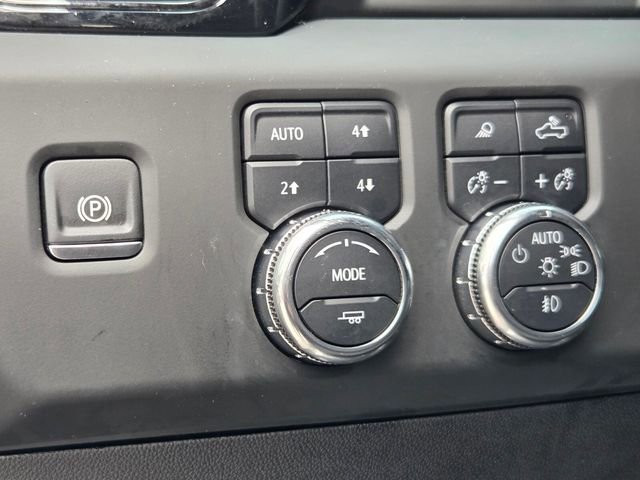 Used 2024 GMC Sierra 3500 AT4 w/ AT4 Premium Plus Package AWD/4WD image 18