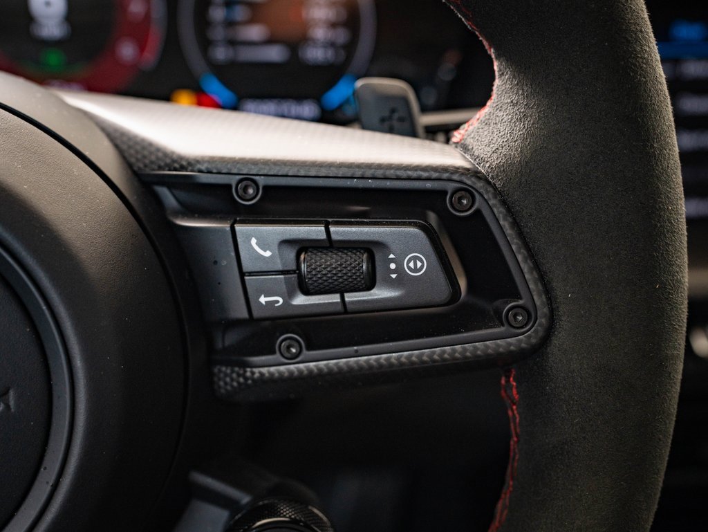 Certified 2025 Porsche 911 Carrera GTS image 27