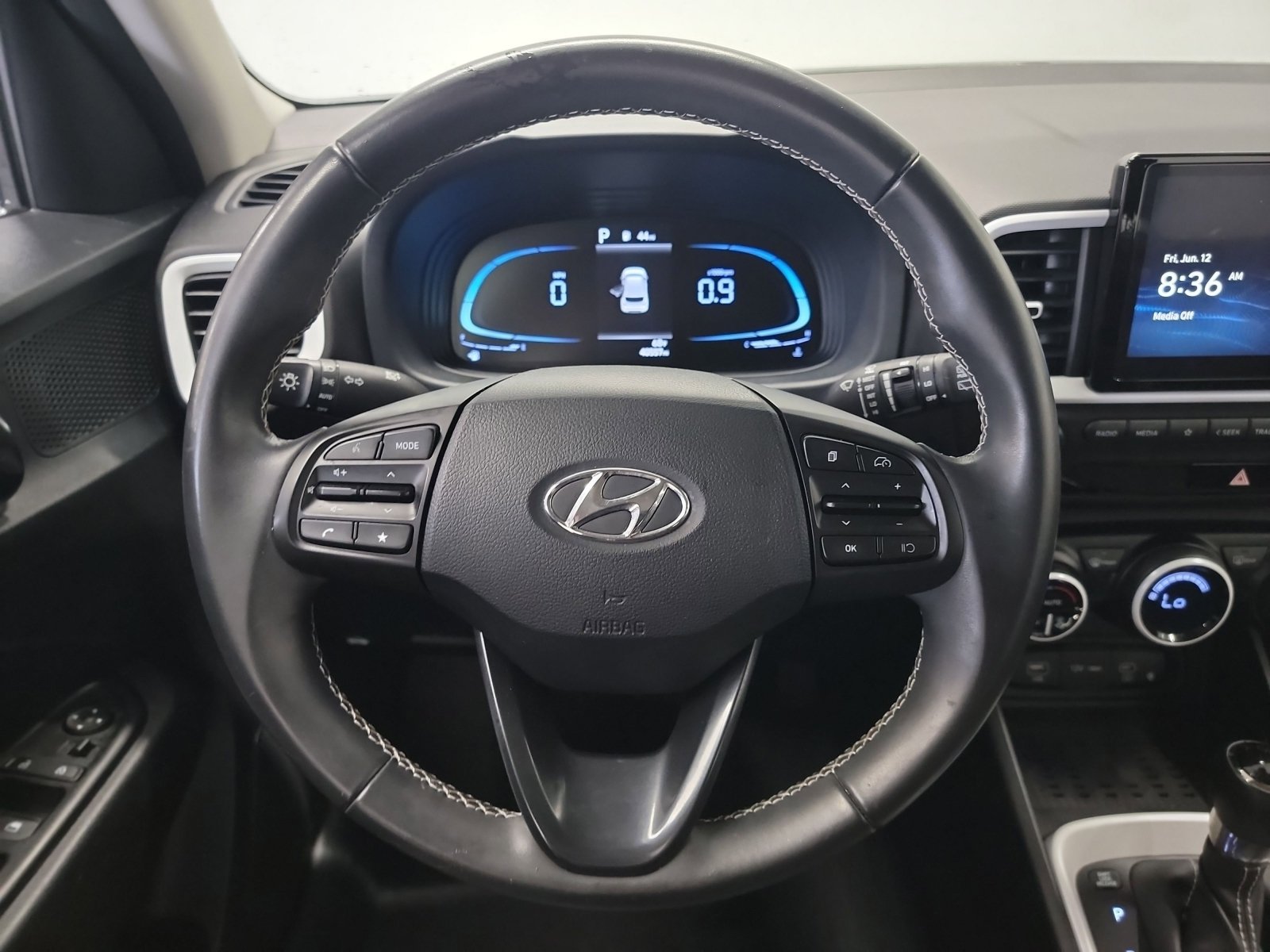 Used 2023 Hyundai Venue Limited FWD image 15
