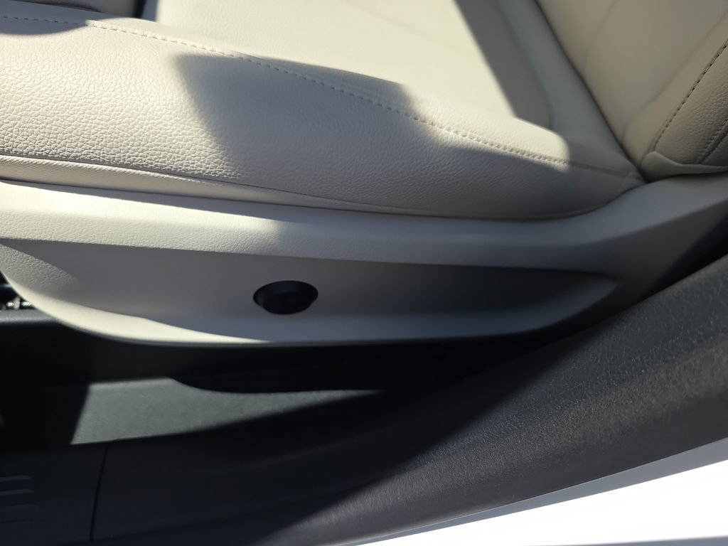 Used 2025 Mercedes-Benz GLA 250 4MATIC image 22